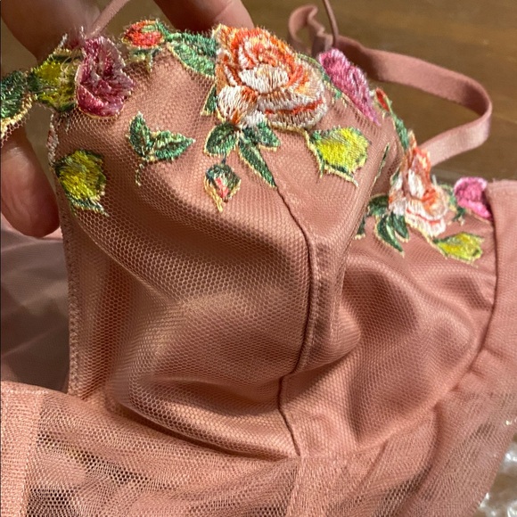 Victoria's Secret sexy Unlined Floral Embroidered corset size M - Picture 14 of 14